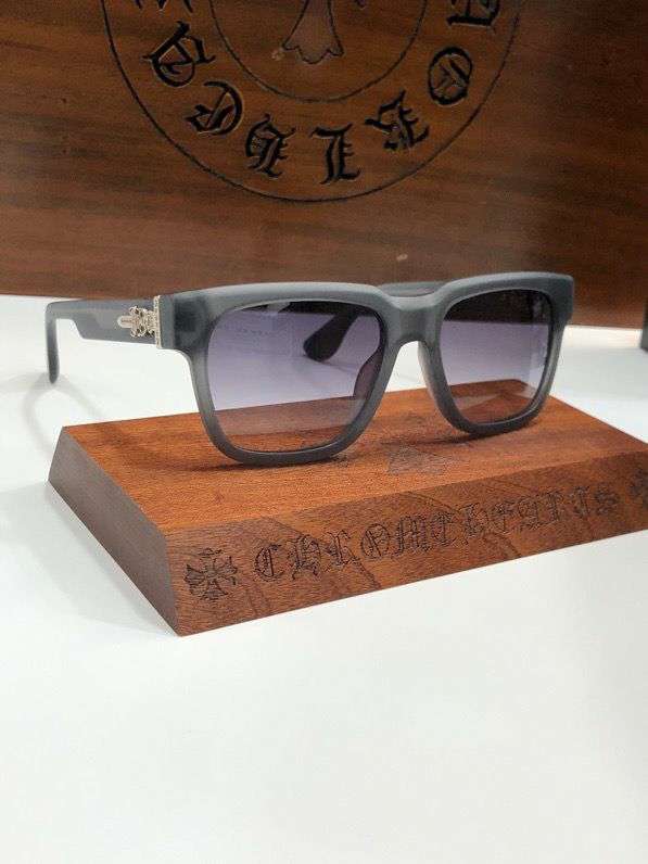 Picture of Chrome Hearts Sunglasses _SKUfw46735709fw